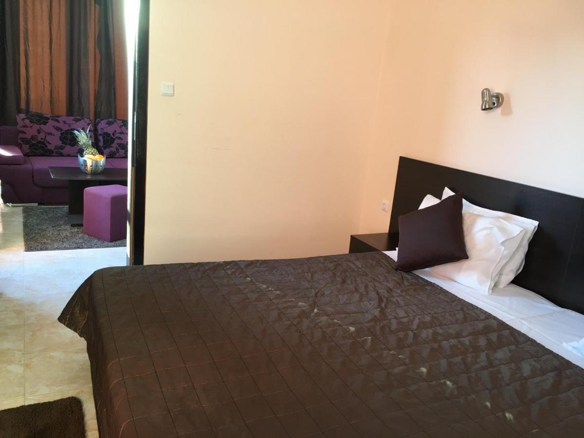 Salt Lake Aparthotel Pomorie Esterno foto